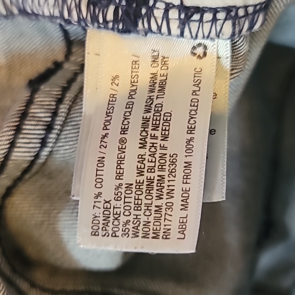 Universal Thread mid rise skinny jeans size 2 or 26s 71% cotton 27% polyester - Picture 5 of 6